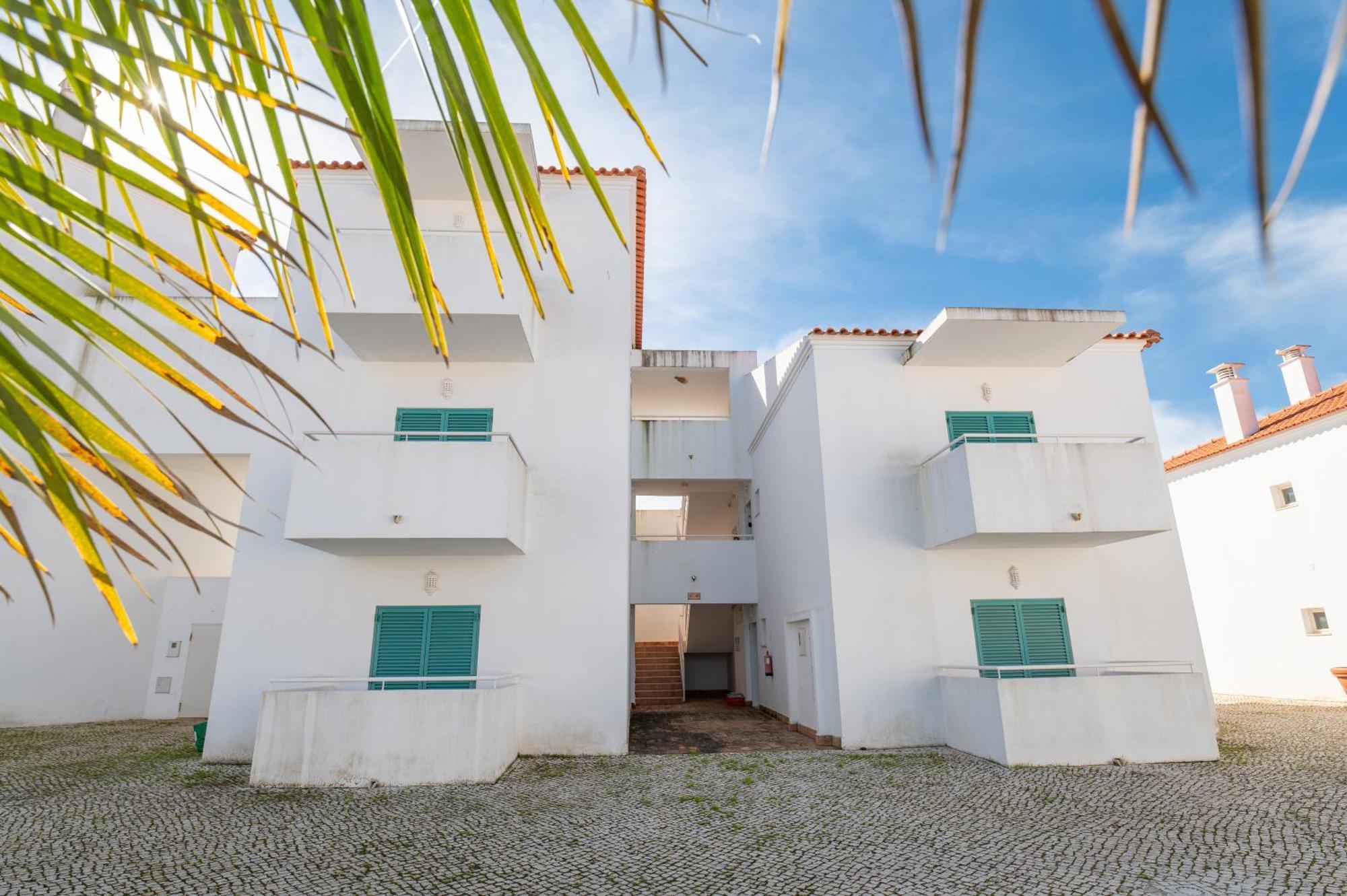 Prainha 4 Bed Apartment Alvor
