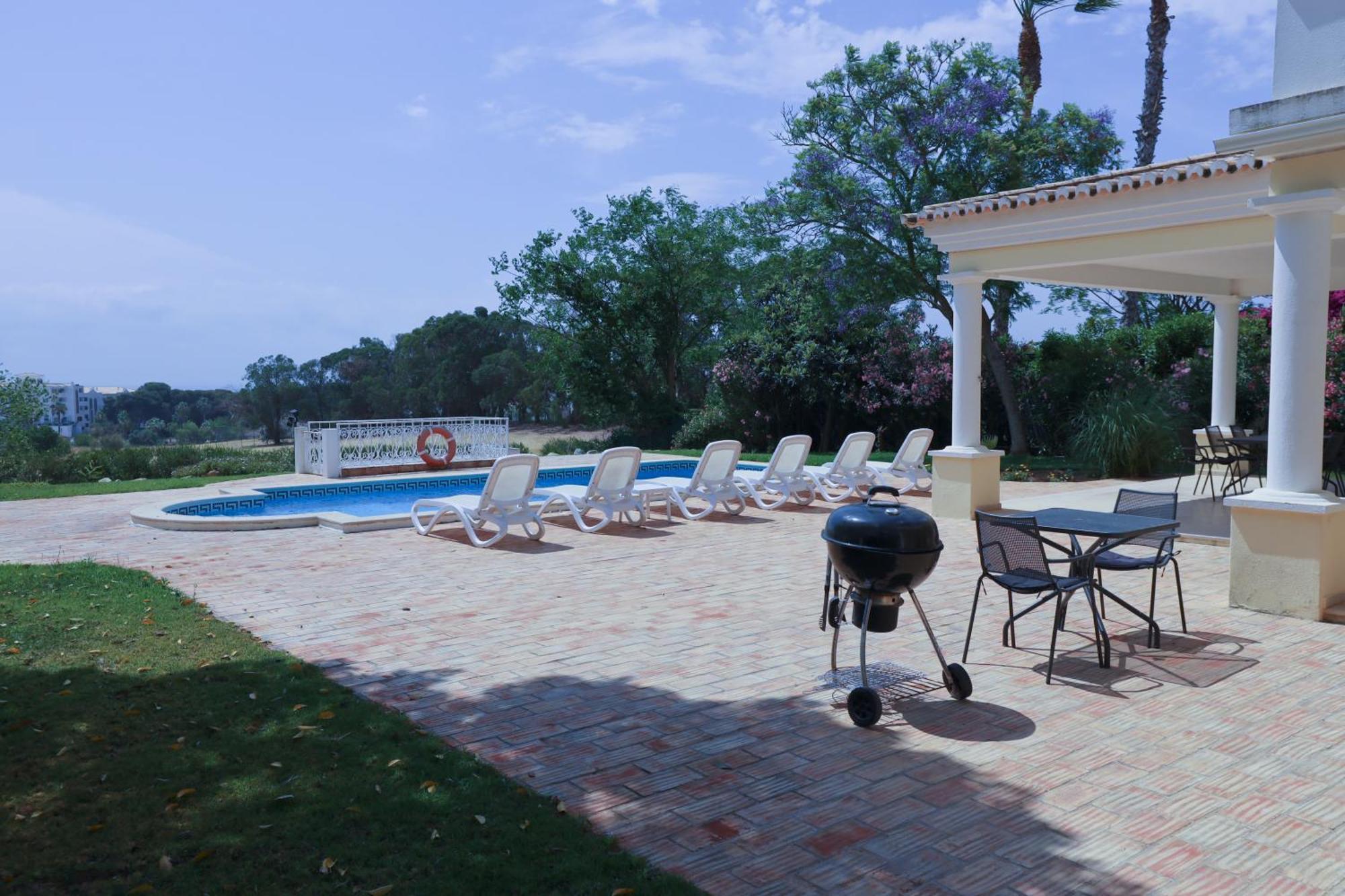 Beira Mar, Alto Golf Villa