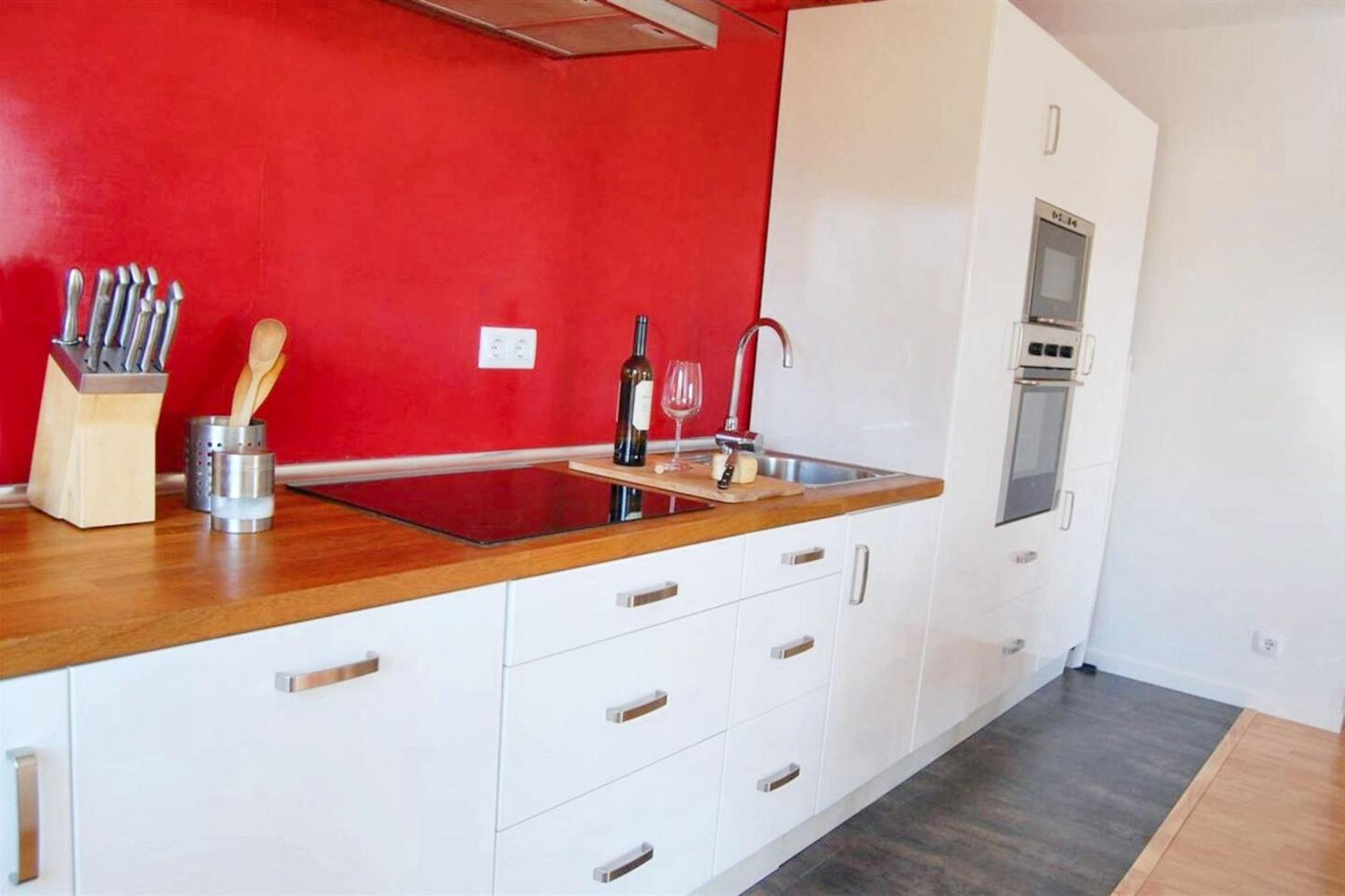 Modern In With Shared Pool 70 M² Apartment *