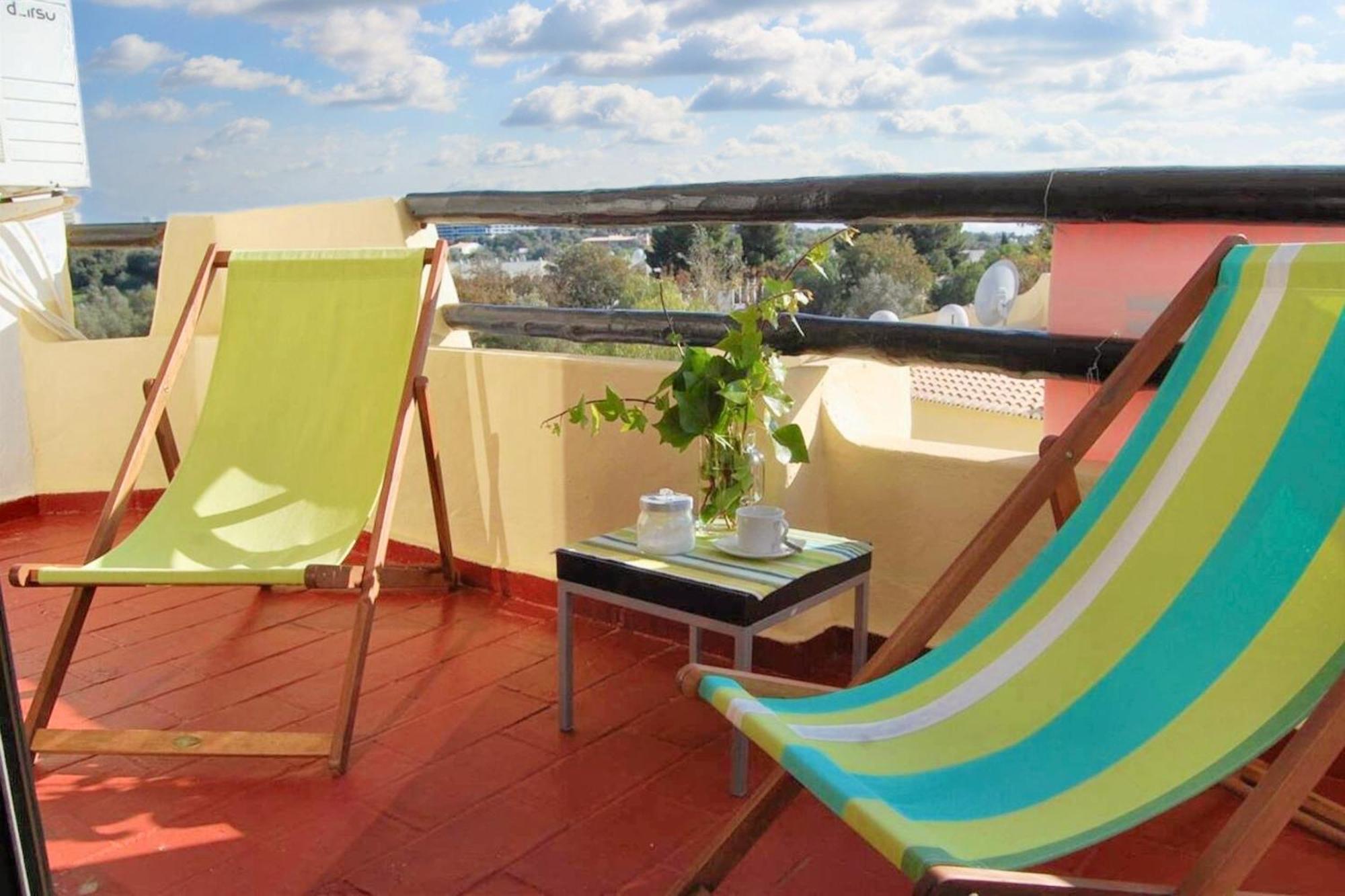 Modern In With Shared Pool 70 M² Apartment