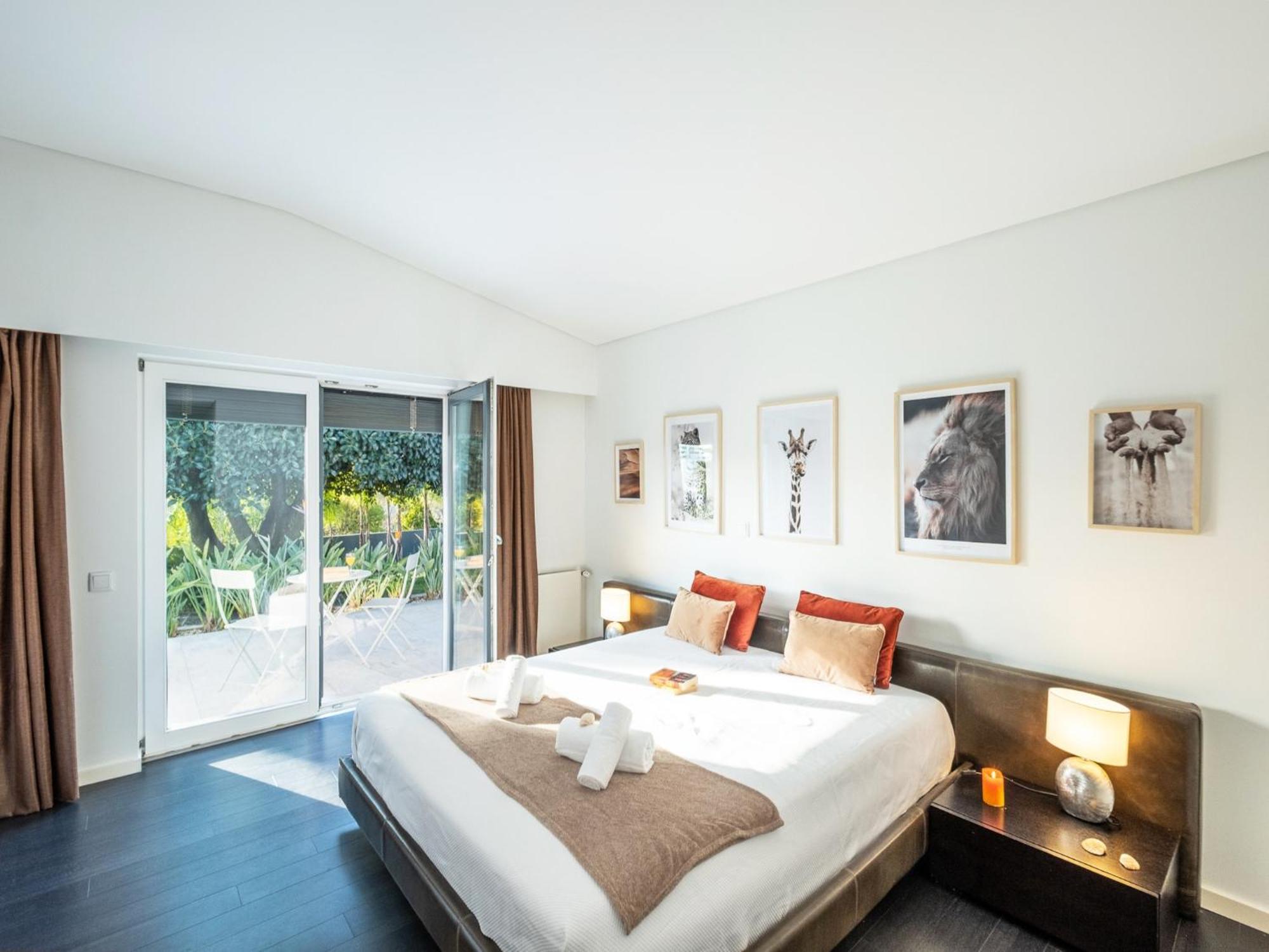 Modern 4 Bed Villa, Private Infinity Pool, Wi-fi Alvor