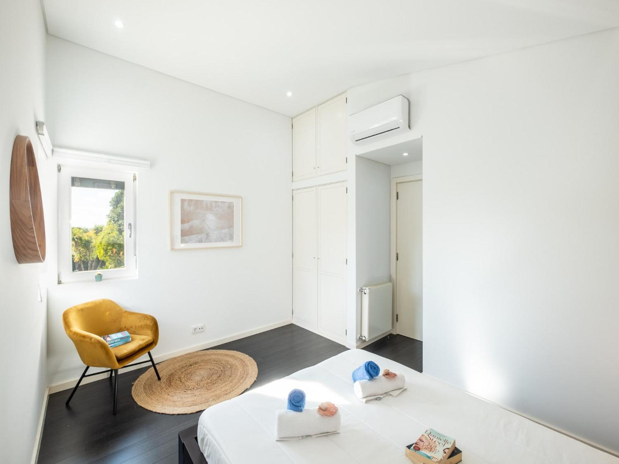 Villa Modern 4 Bed Villa, Private Infinity Pool, Wi-fi Alvor