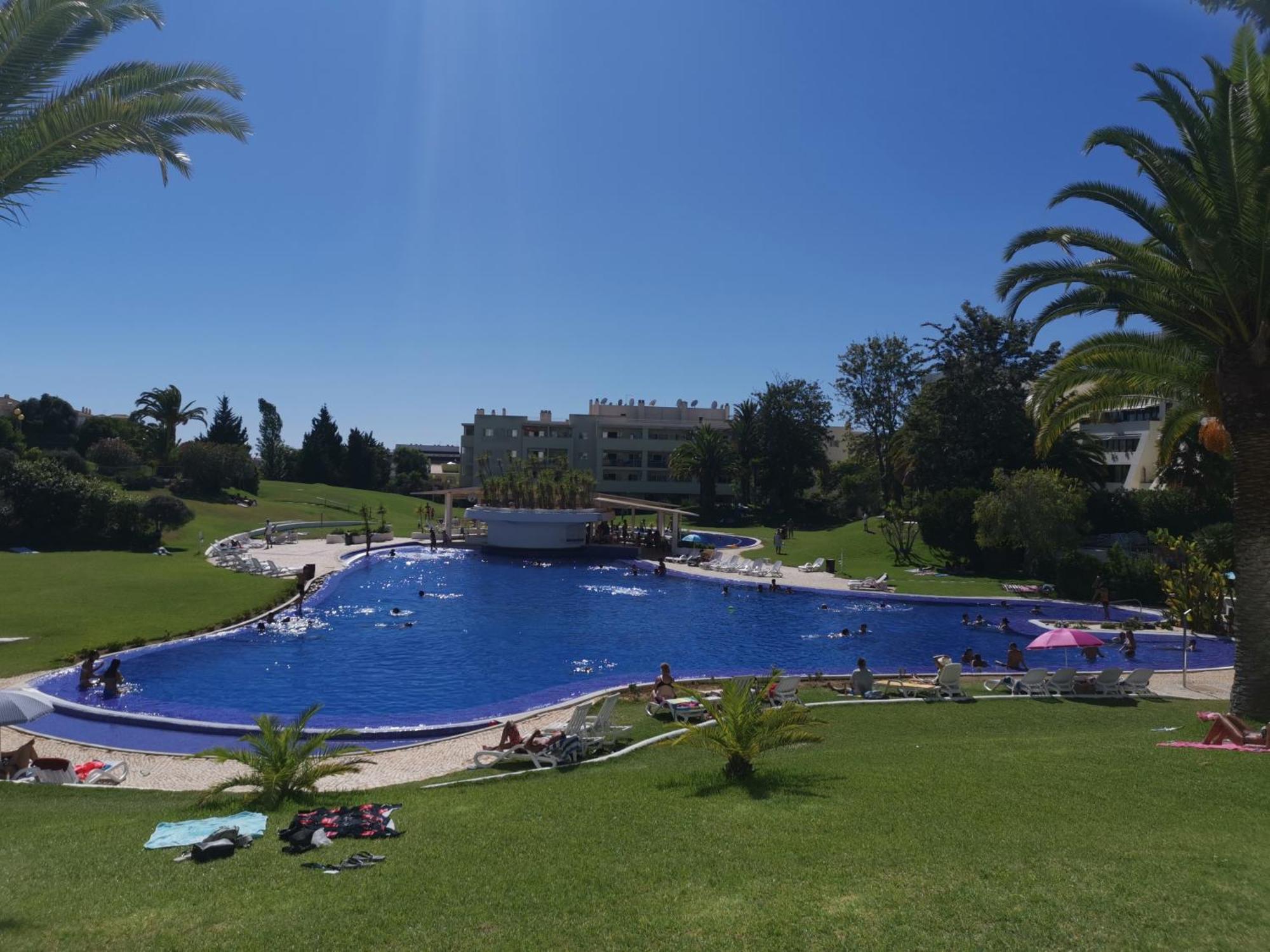 Garden And Pool Vilamarachique *