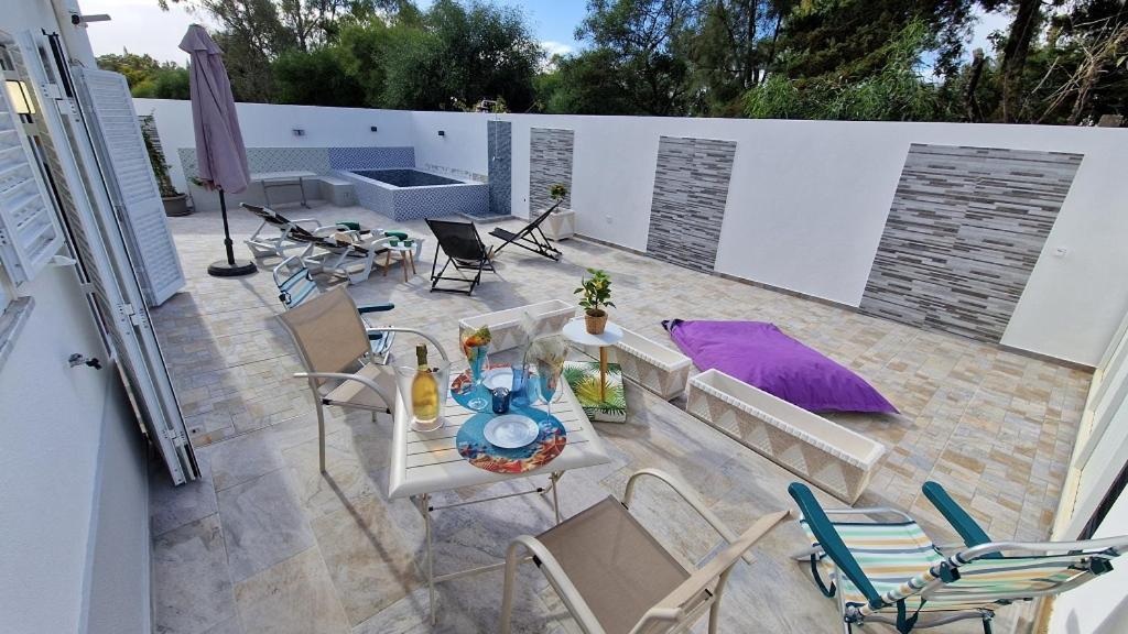 Pool House Estrelas Dourada Apartment *