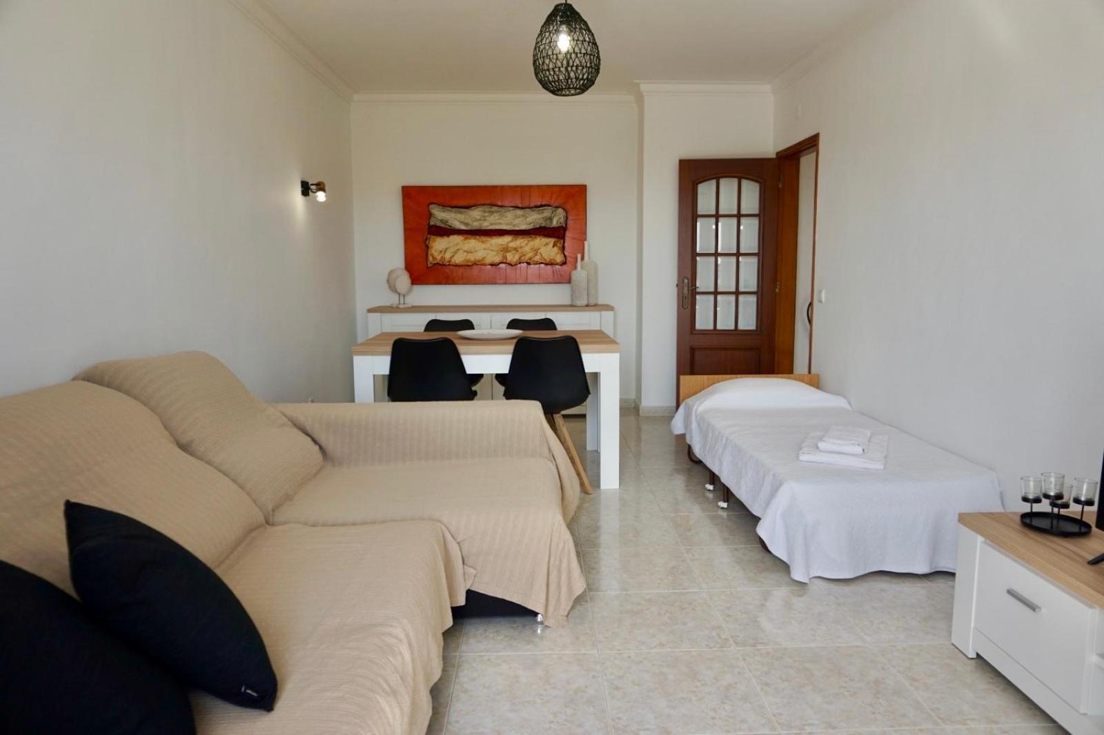 Cozy Retreat - Sunset Balcony, Wi-fi & Ac Apartment Alvor
