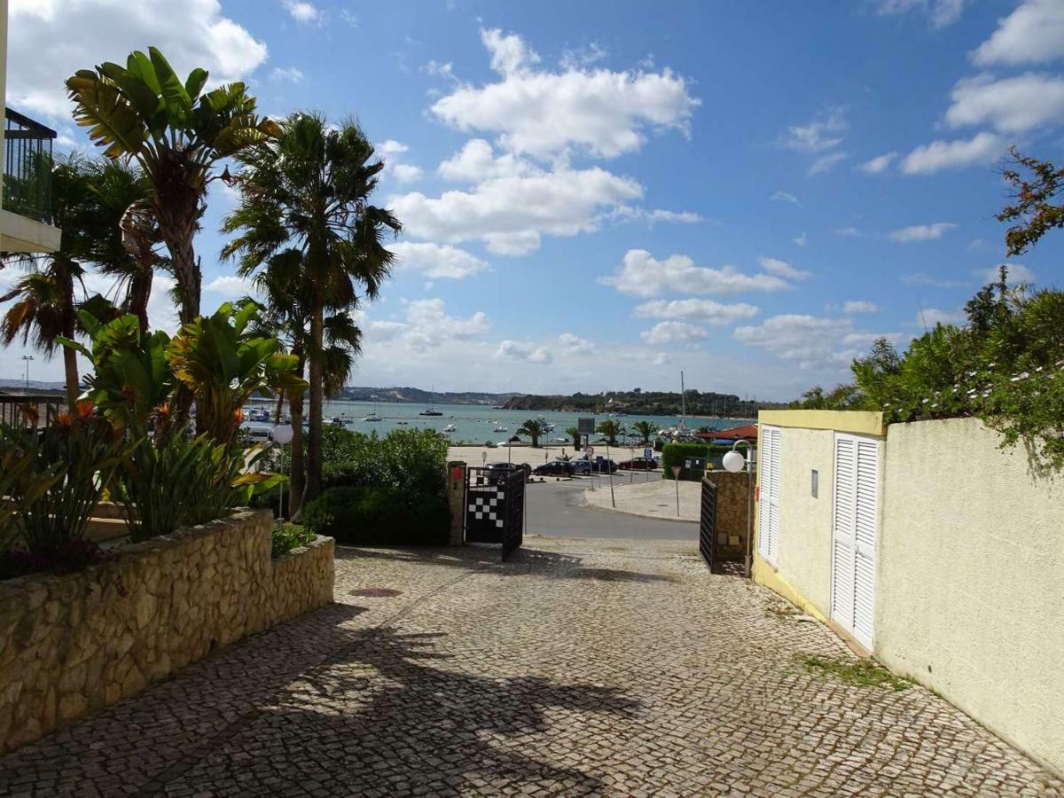 One Bedroom With Stunning Views Apartment