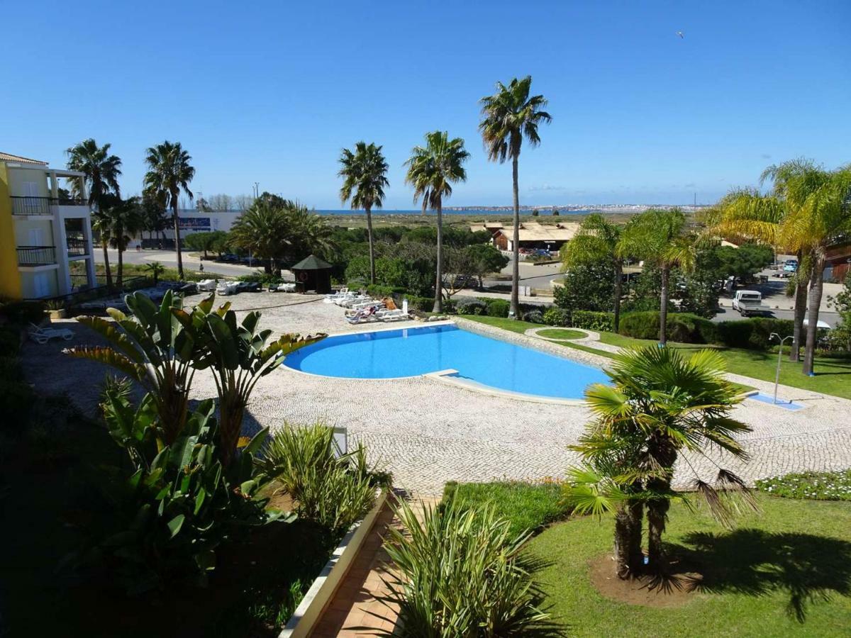 One Bedroom With Stunning Views *
