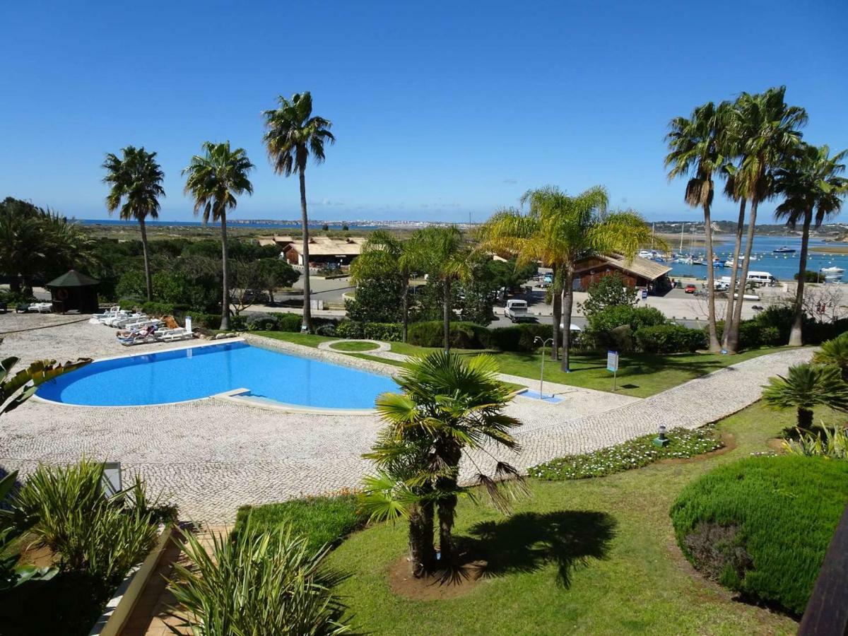 One Bedroom With Stunning Views *