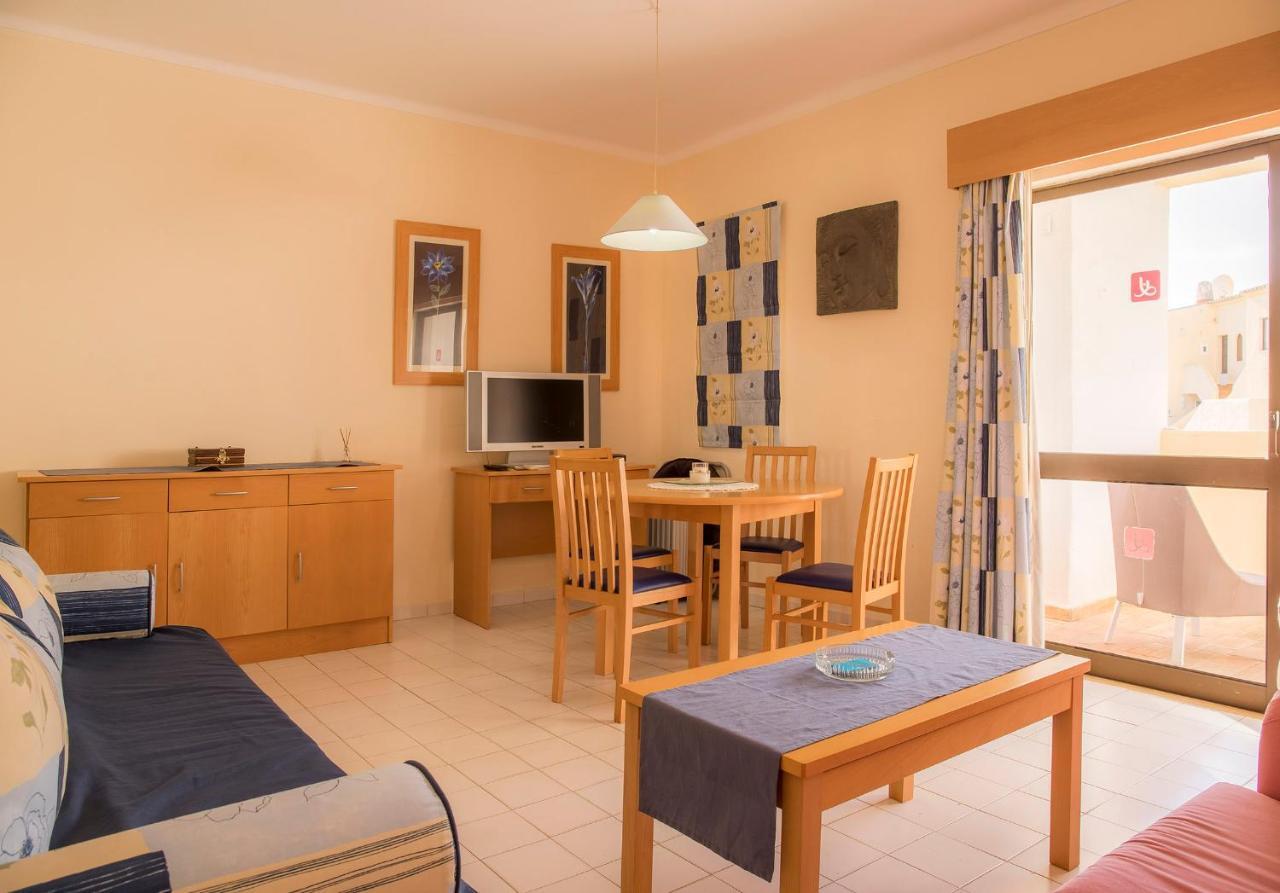 Apartment A27 - Secluded 2 Minutes From The Center