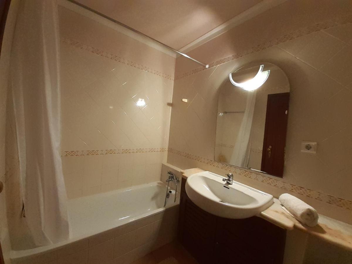 Vp Flat With Balcony And Pool View Apartment Alvor