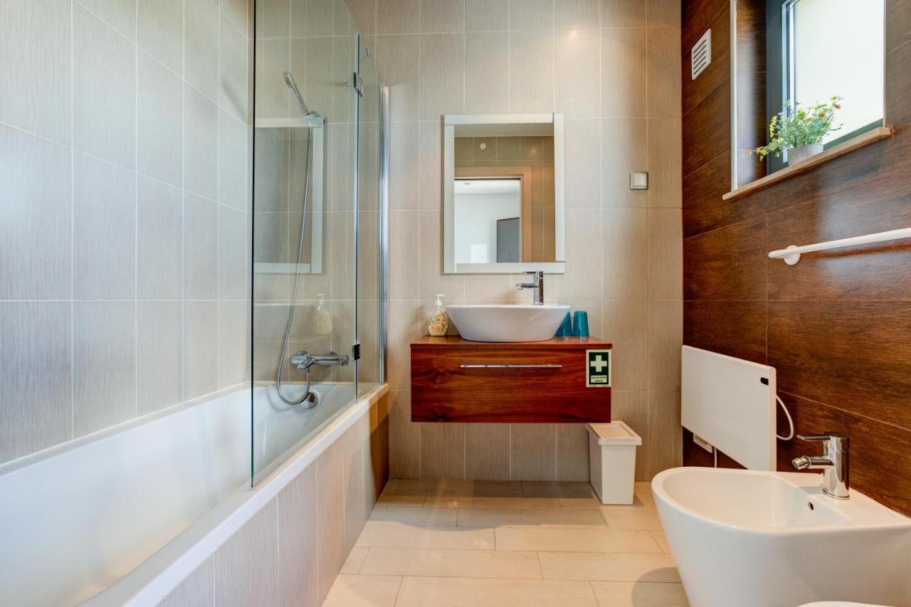 One Bedroom In Albur Village 2j