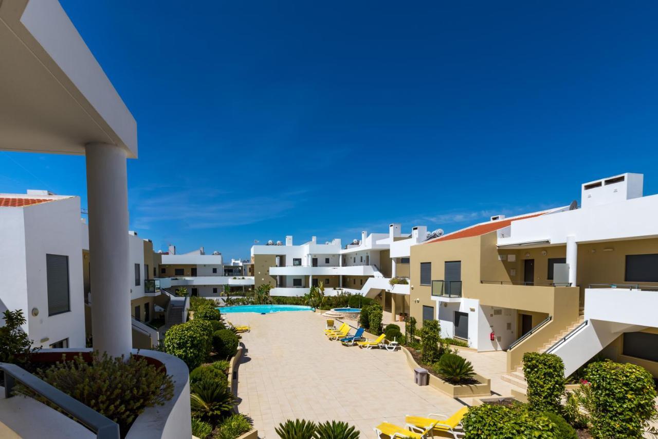 One Bedroom In Albur Village 2j Apartment