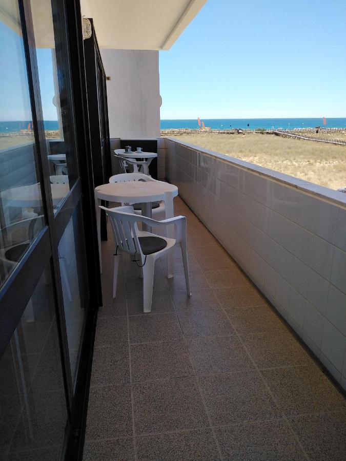 Front Line Bay Apartment *