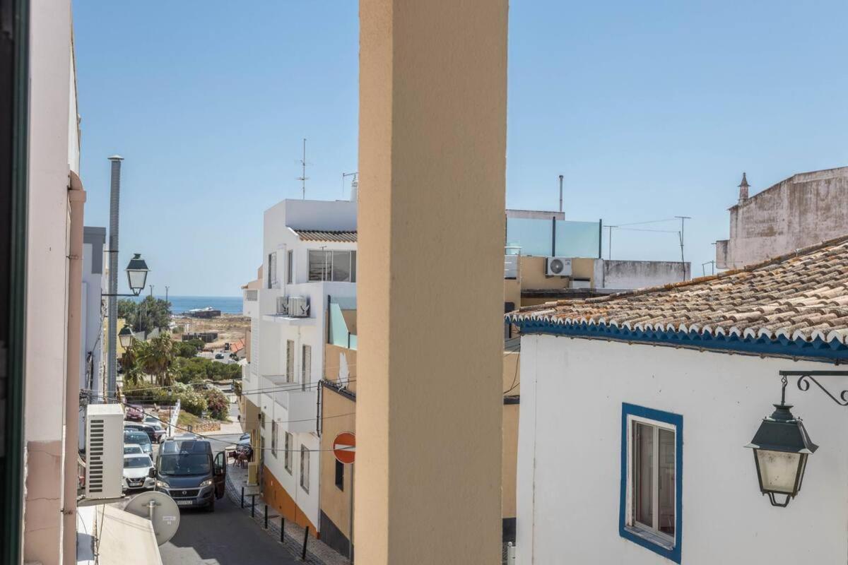 Stories 1 - Sunny Roof Terrace Alvor