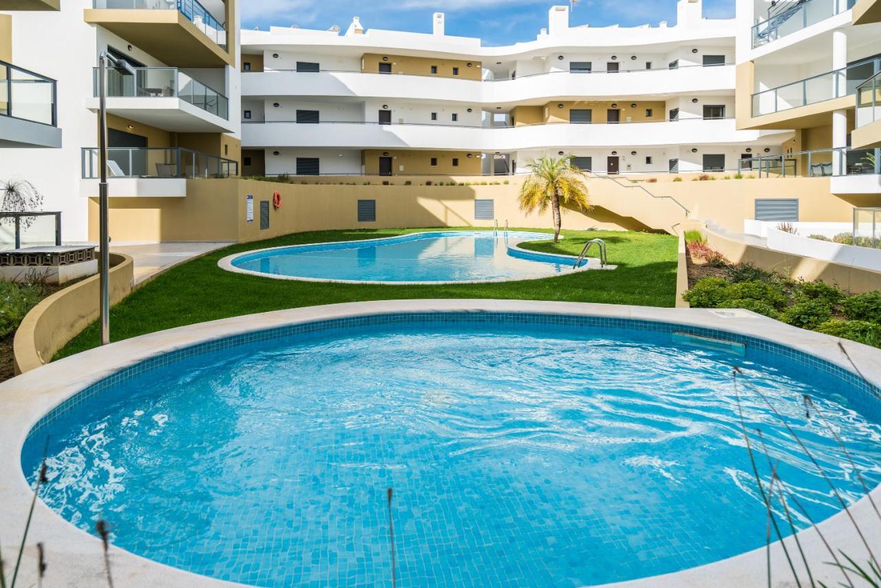 T2 In With Rooftop Terrace & Pool