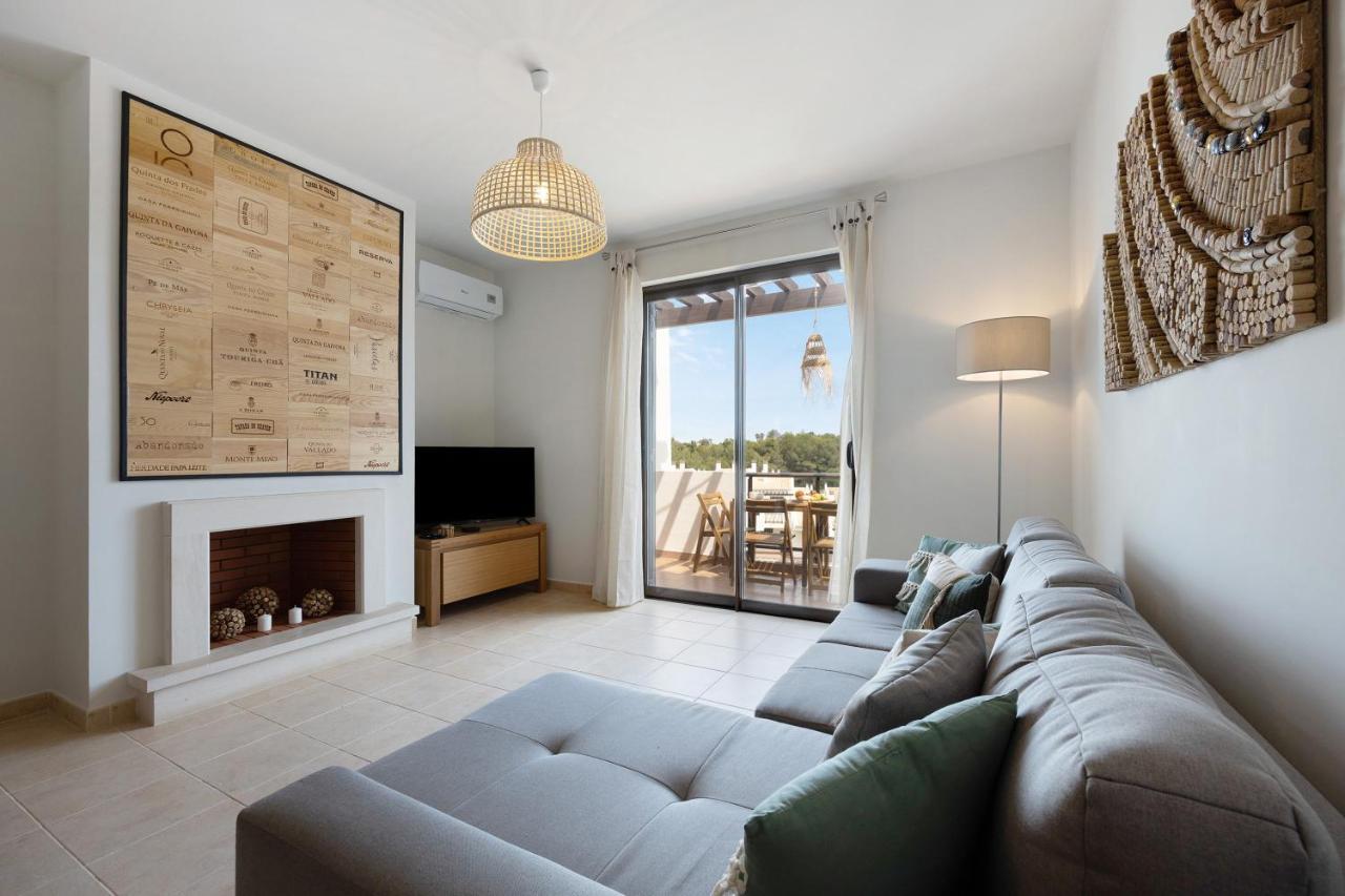 Devvine And Golf Apartment
