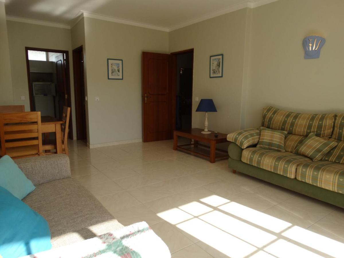 Apartamento Com Piscina Junto A -