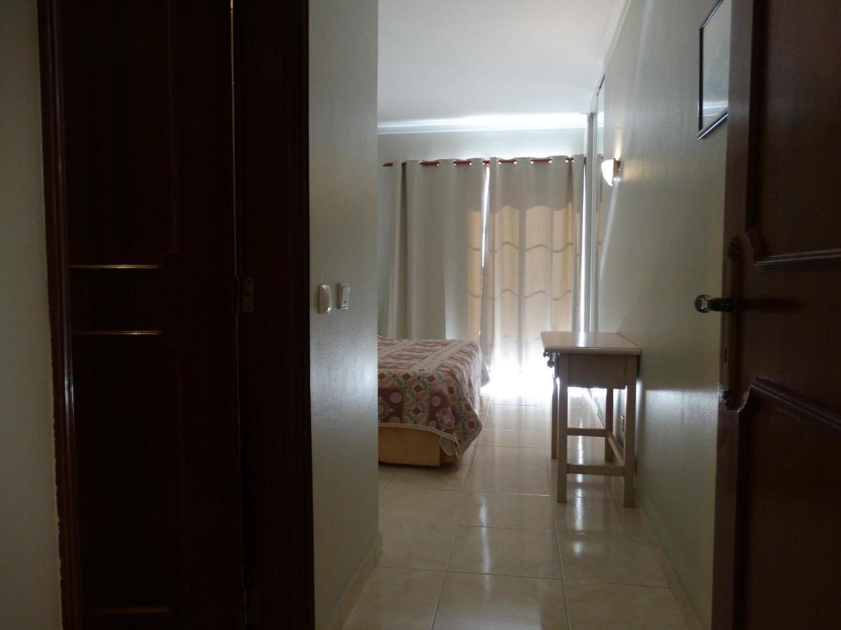 Com Piscina Junto A - Apartamento *