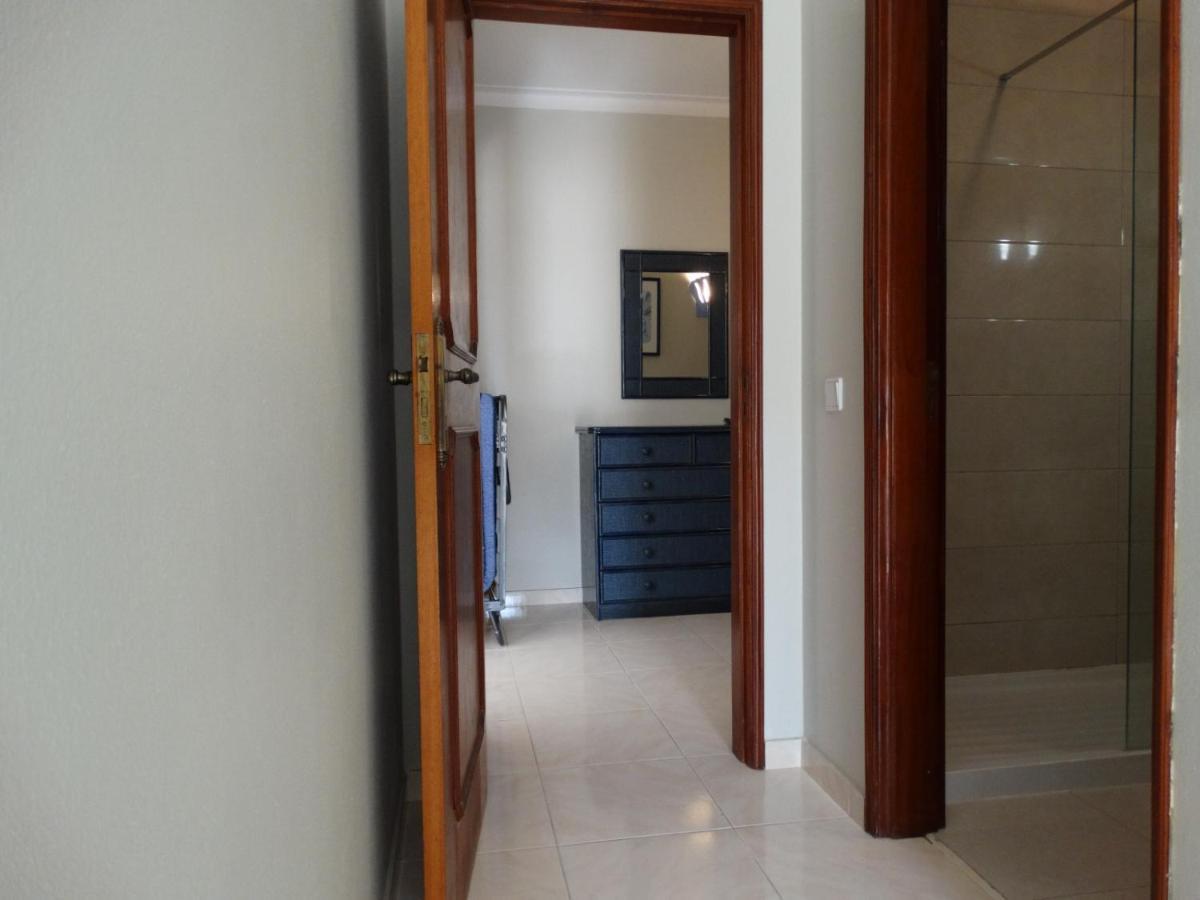 Com Piscina Junto A - Apartamento