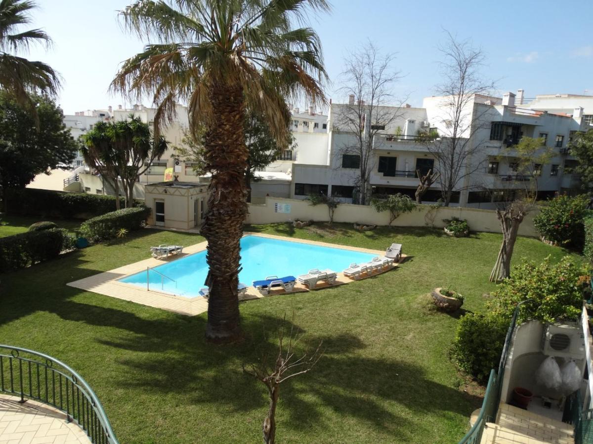 Com Piscina Junto A - Alvor