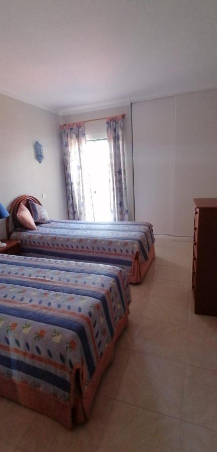 Apartamento Com Piscina Junto A -