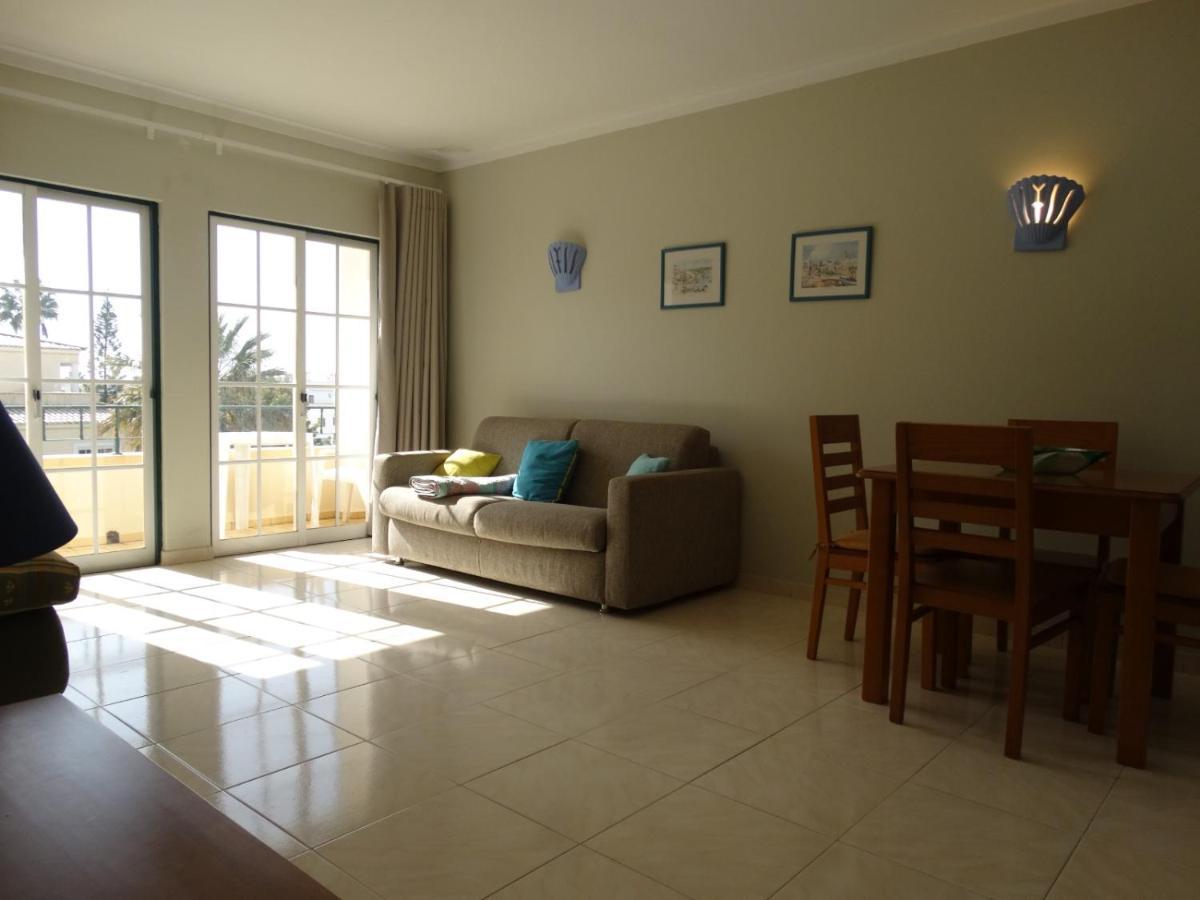 Com Piscina Junto A - * Alvor
