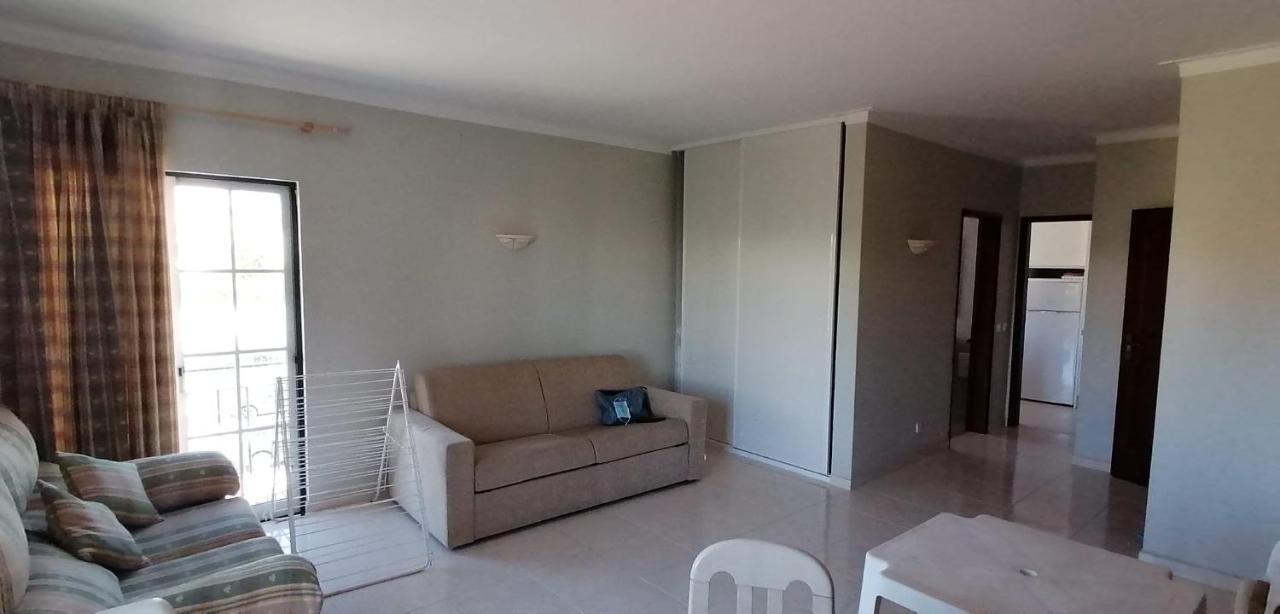 Com Piscina Junto A - Apartamento *