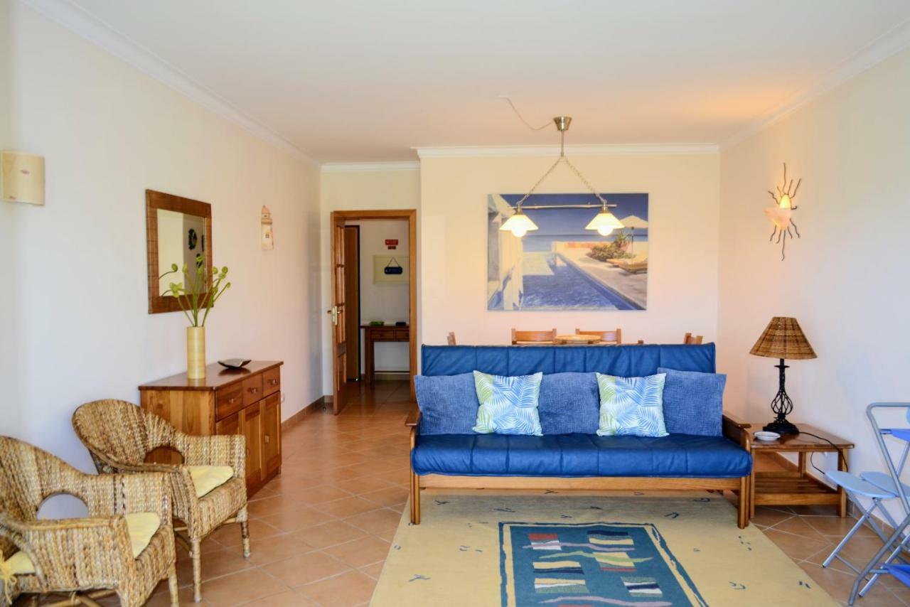Shine, Wi-fi & Pool Holiday home *